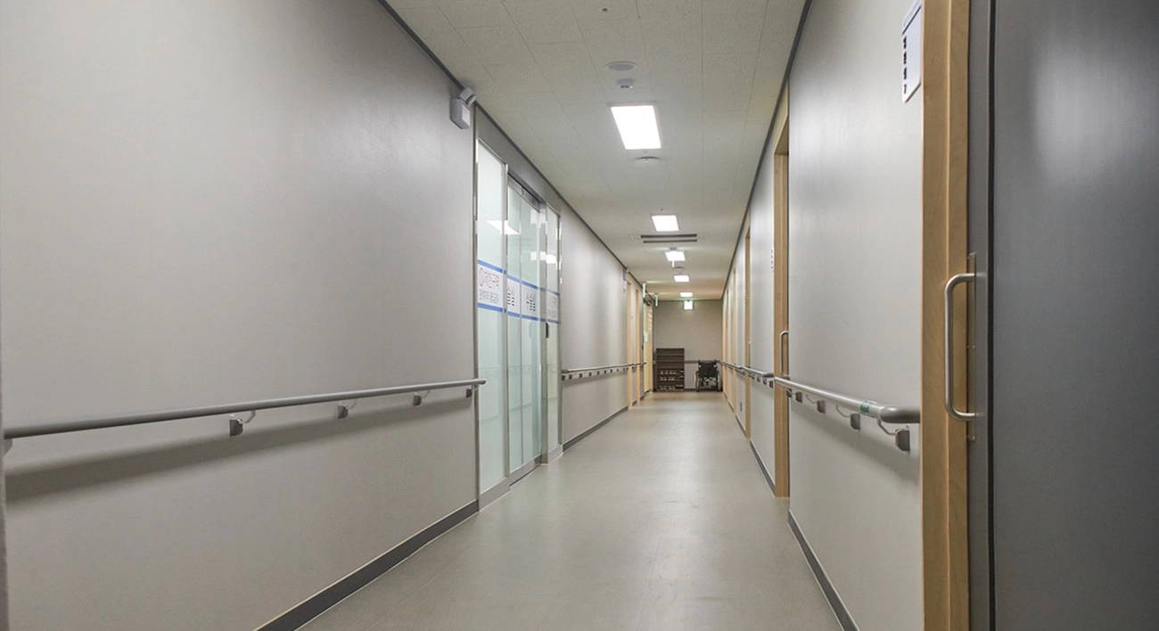 자이비뇨의학과 입원실 복도